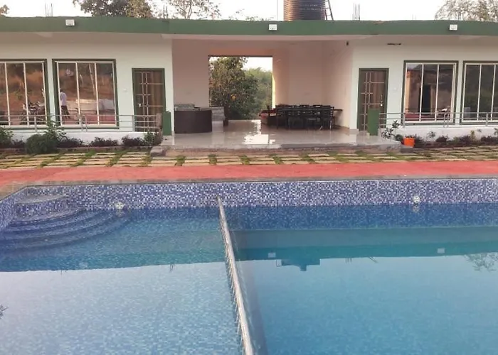 Max Farm Stay, Karjat